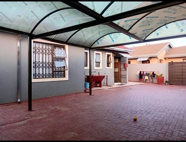 3 BEDROOM HOUSE FOR SALE IN VOSLOORUS